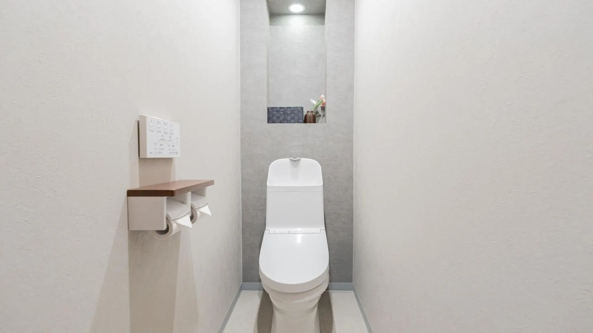 明月荘 Villa Osaka Japan
